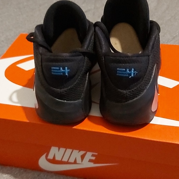 Shoes - Picture 4 of 4